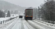 Kolejny dzień trudnych warunków drogowych - zdjęcie 4