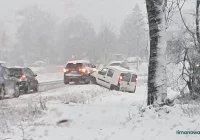 Wysyp kolizji - przyczynił się do nich powrót zimowych warunków - zdjęcie główne