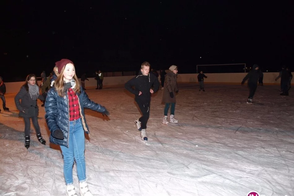 Lodowisko wreszcie uruchomione - zdjęcie 3