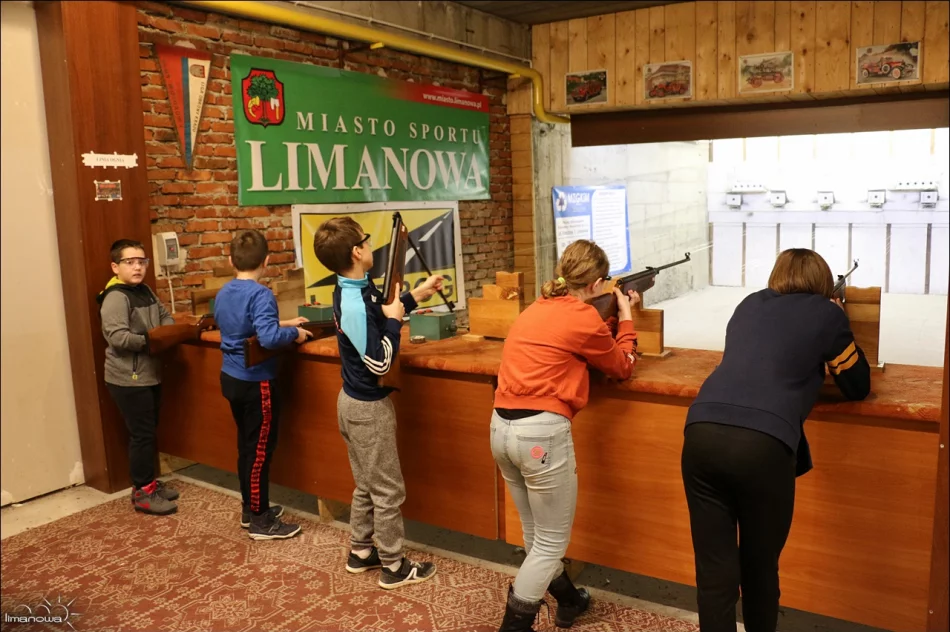ZAWODY STRZELECKIE Z OKAZJI FERII ZIMOWYCH - zdjęcie 3