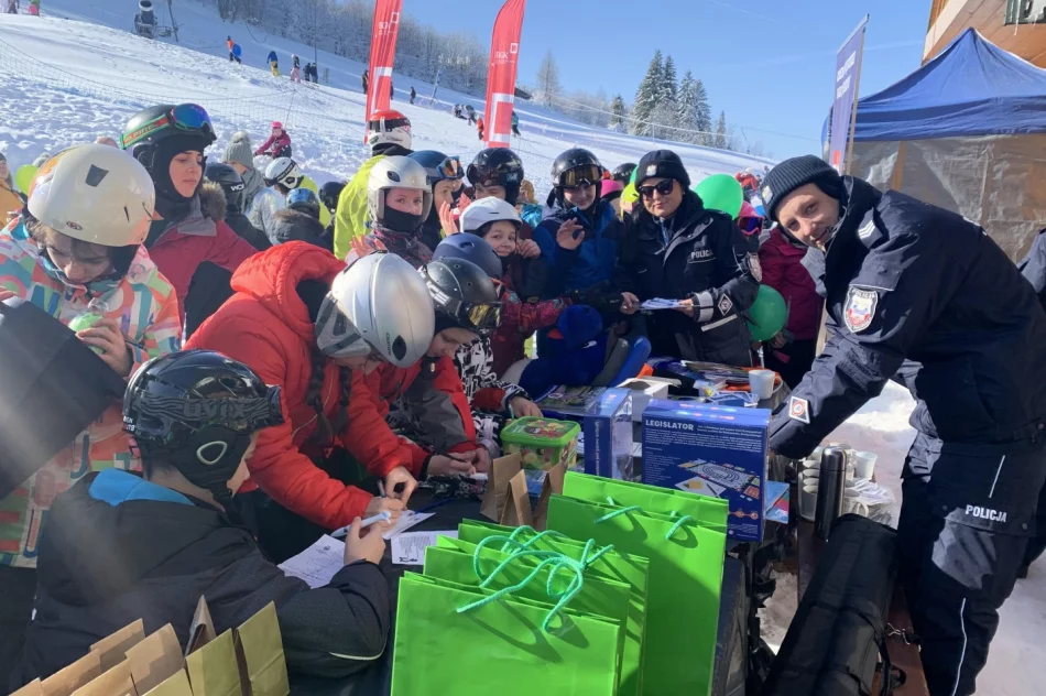 Mundurowi promowali bezpieczeństwo na stoku - zdjęcie 4