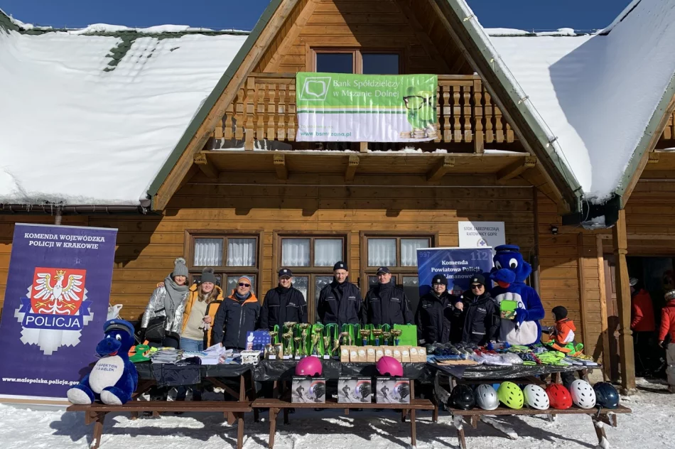 Mundurowi promowali bezpieczeństwo na stoku - zdjęcie 7