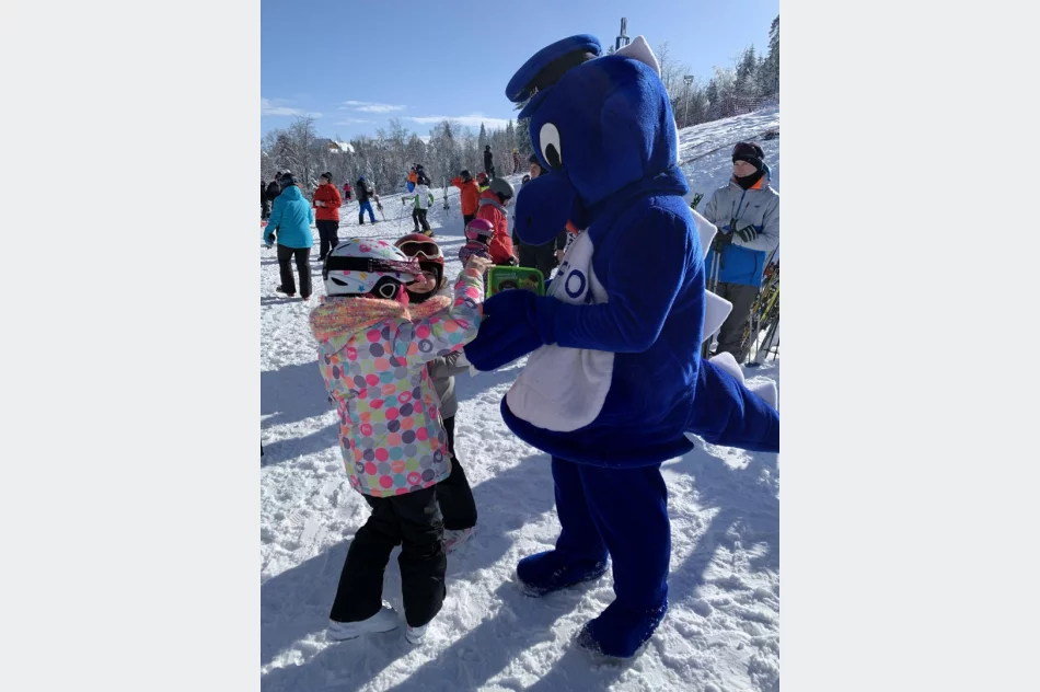 Mundurowi promowali bezpieczeństwo na stoku - zdjęcie 10