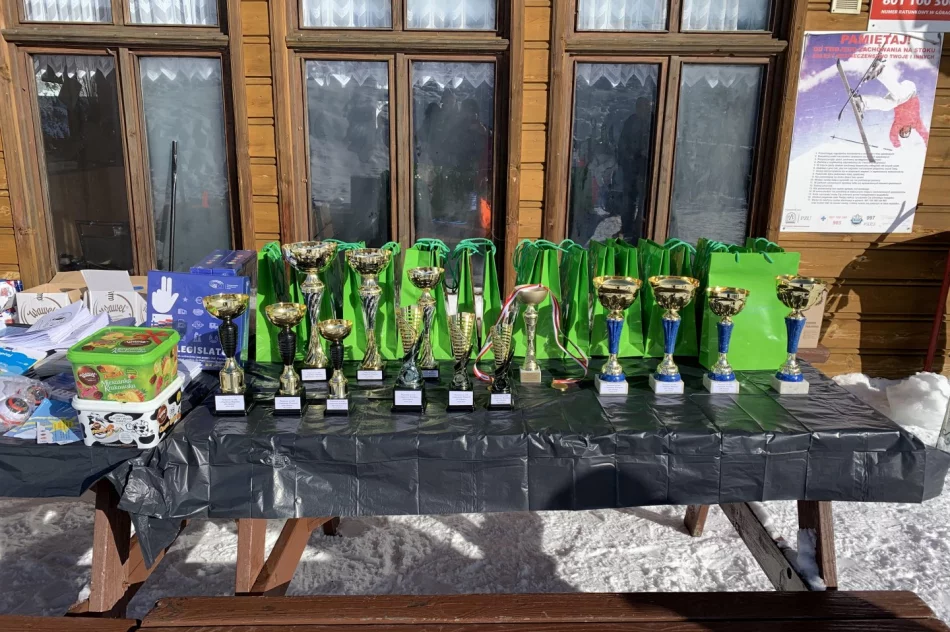 Mundurowi promowali bezpieczeństwo na stoku - zdjęcie 13