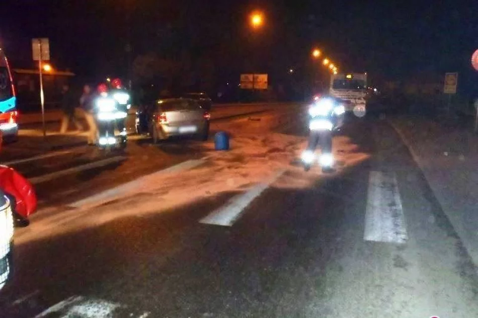 Zderzenie autobusu MPK i samochodu na Węgierskiej - zdjęcie 2
