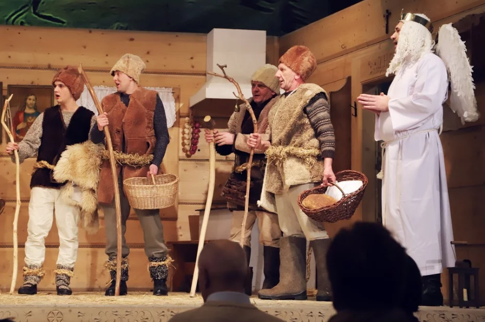 SREBRNA ROZETA dla kolędników z Pisarzowej na ogólnopolskim kolędowaniu w Bukowinie Tatrzańskiej - zdjęcie 2