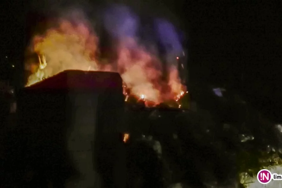 Nocny pożar budynku stolarni - zdjęcie 4