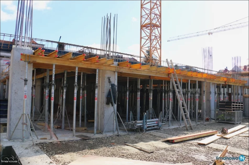 Postępują prace przy budowie parkingu - zdjęcie 6