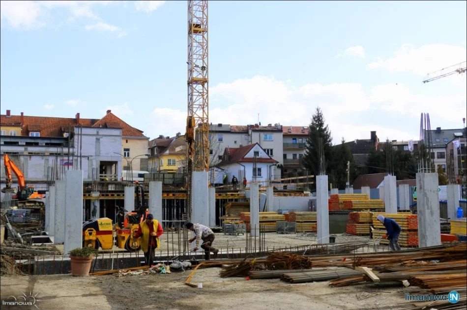 Postępują prace przy budowie parkingu - zdjęcie 7