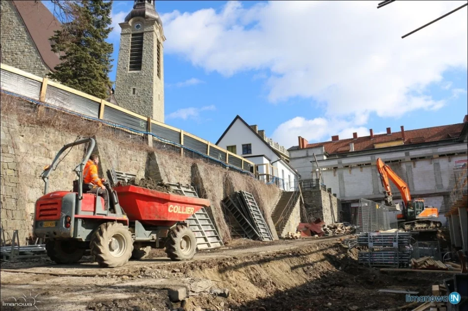 Postępują prace przy budowie parkingu - zdjęcie 9