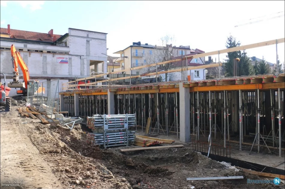 Postępują prace przy budowie parkingu - zdjęcie 19