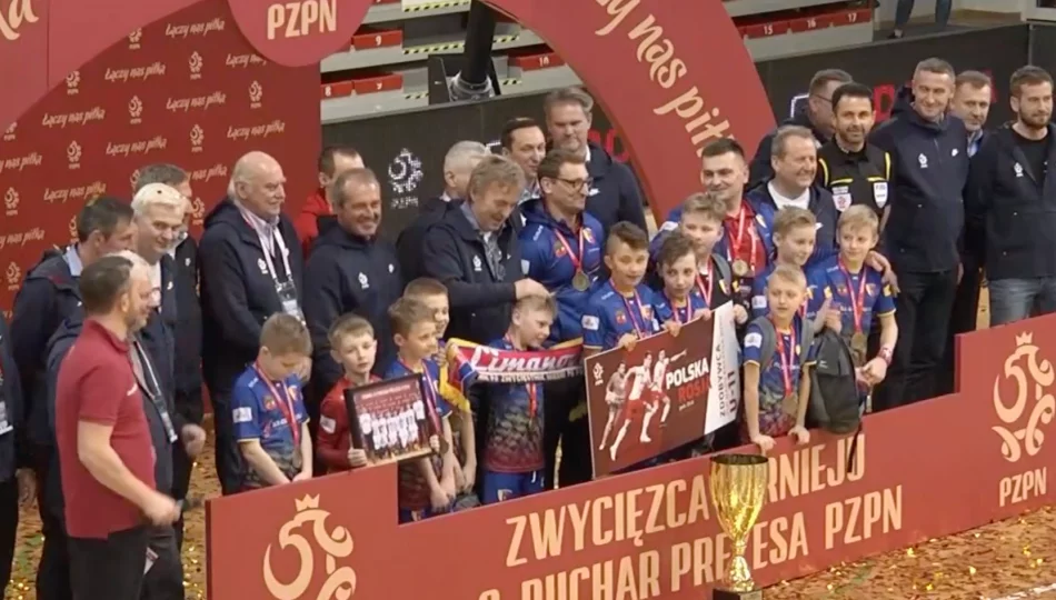 Chłopcy z MKS Limanovia zwyciężyli w Turnieju o Puchar Prezesa PZPN! - zdjęcie 1