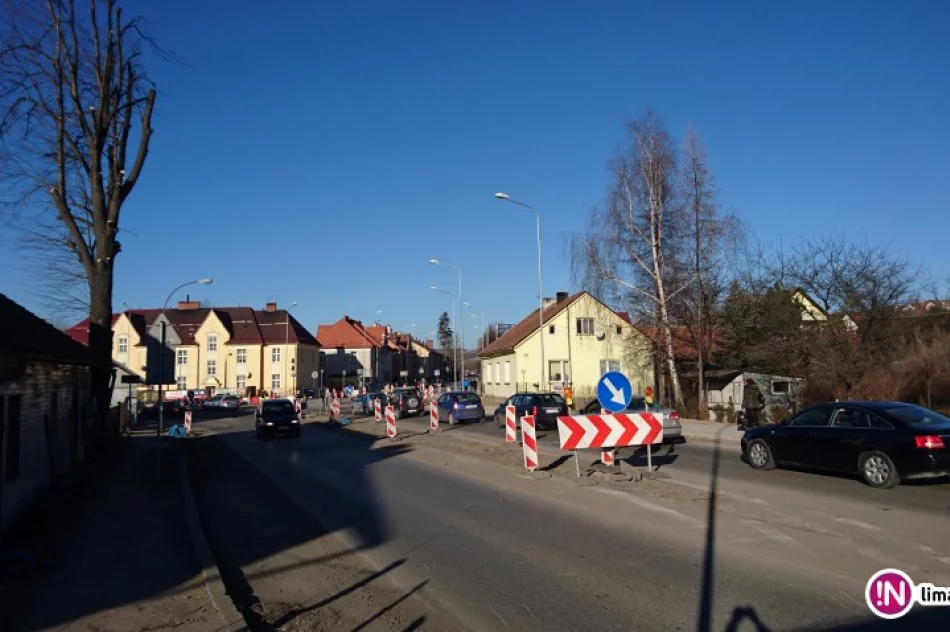 Korek od centrum do Sowlin. Ruchem kieruje policja - zdjęcie 2