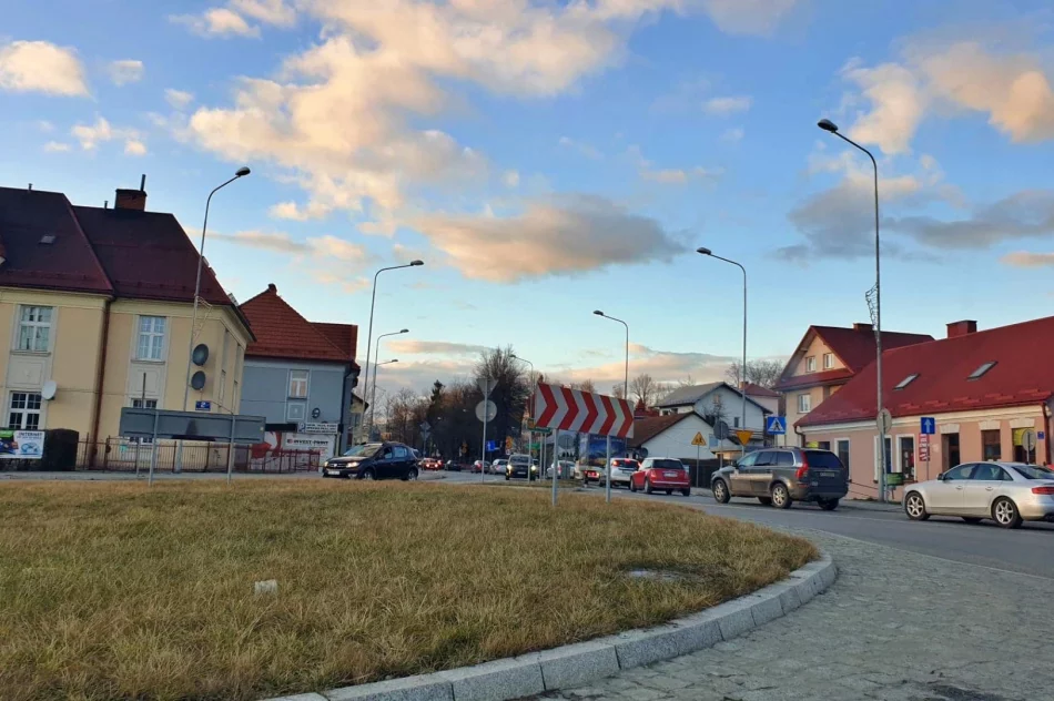 Sygnalizacja steruje ruchem na drodze wojewódzkiej - zdjęcie 2