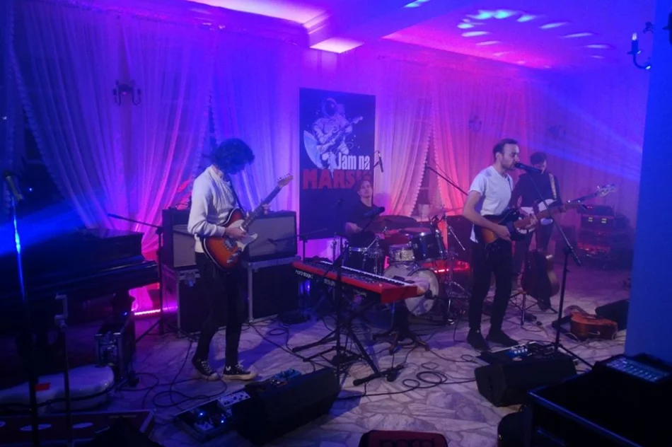 Pomimo zmiany nazwy na Zachodzie bez zmian - zdjęcie 20