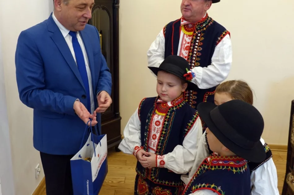 Dzieci złożyły życzenia staroście - zdjęcie 3