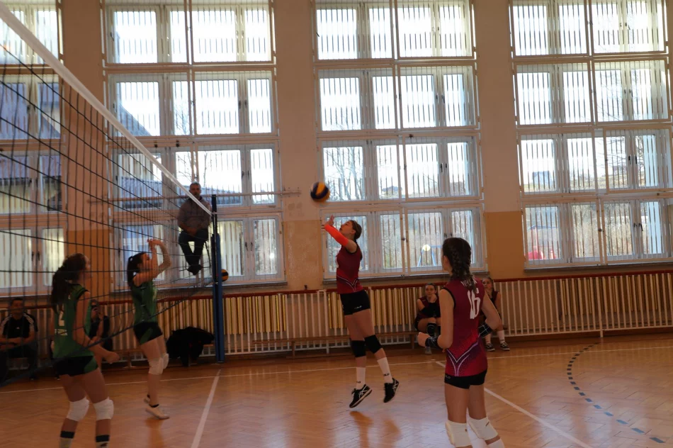 Dziewczęta z Pisarzowej mistrzyniami gminy w siatkówce - zdjęcie 3