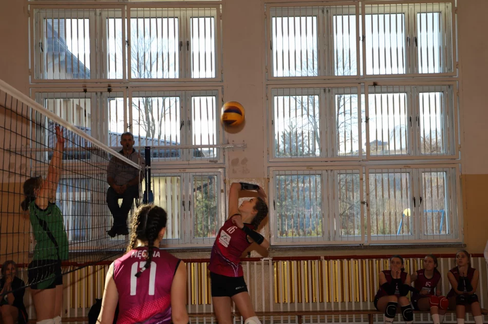 Dziewczęta z Pisarzowej mistrzyniami gminy w siatkówce - zdjęcie 9
