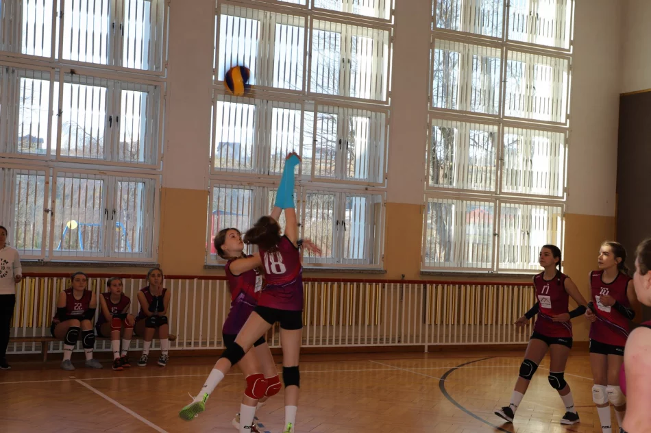 Dziewczęta z Pisarzowej mistrzyniami gminy w siatkówce - zdjęcie 15
