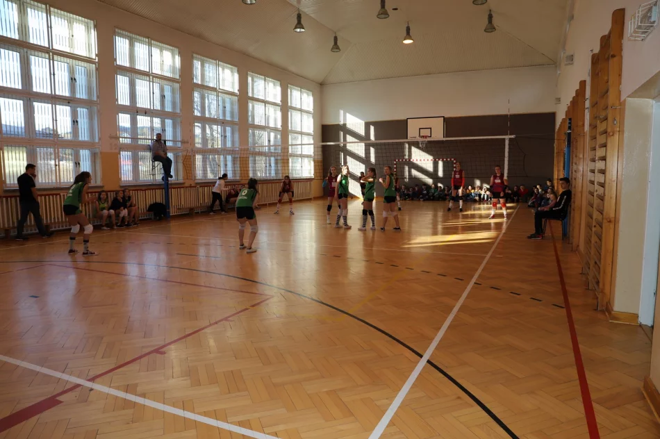 Dziewczęta z Pisarzowej mistrzyniami gminy w siatkówce - zdjęcie 17