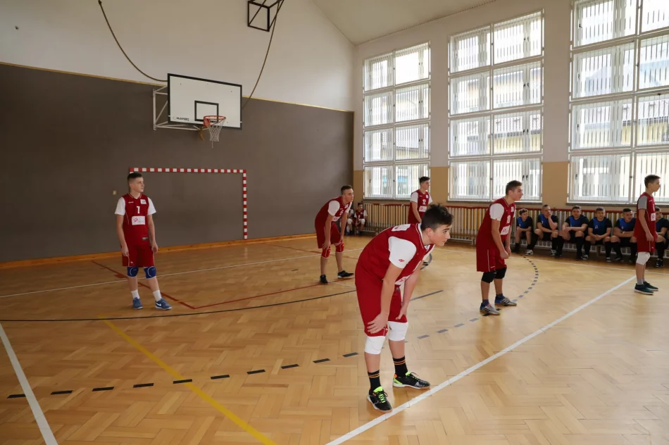 Znani mistrzowie gminy w Piłce Siatkowej Chłopców - Kat. Igrzyska Młodzieży Szkolnej - zdjęcie 9