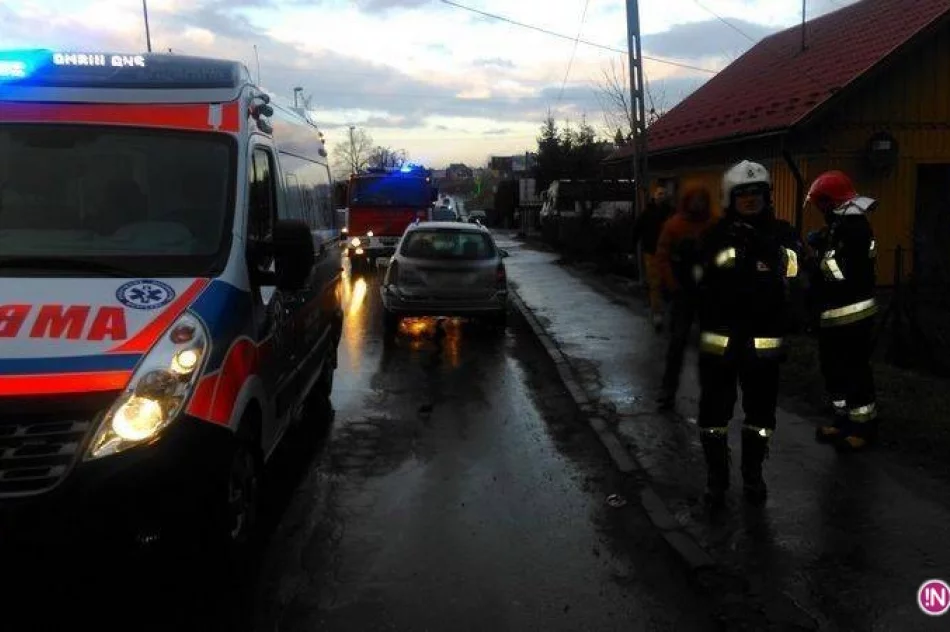 Na ulicy Węgierskiej w Nowym Sączu zderzyły się trzy samochody osobowe - zdjęcie 2