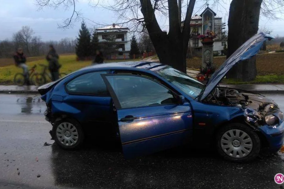 Na ulicy Węgierskiej w Nowym Sączu zderzyły się trzy samochody osobowe - zdjęcie 3