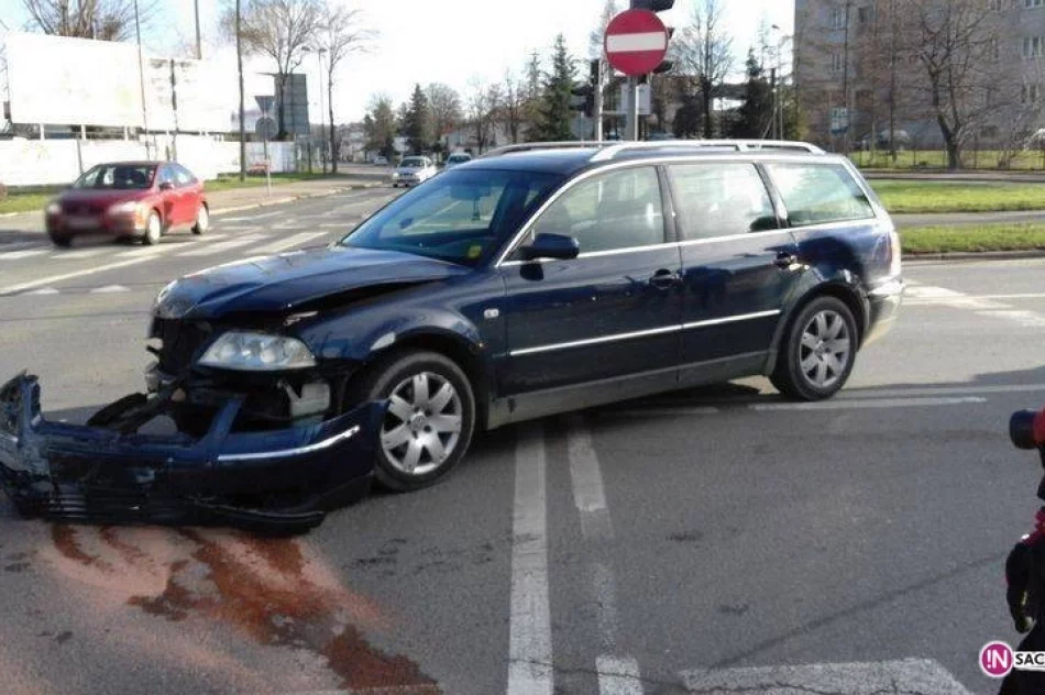 Groźna stłuczka w drugi dzień świąt - zdjęcie 2