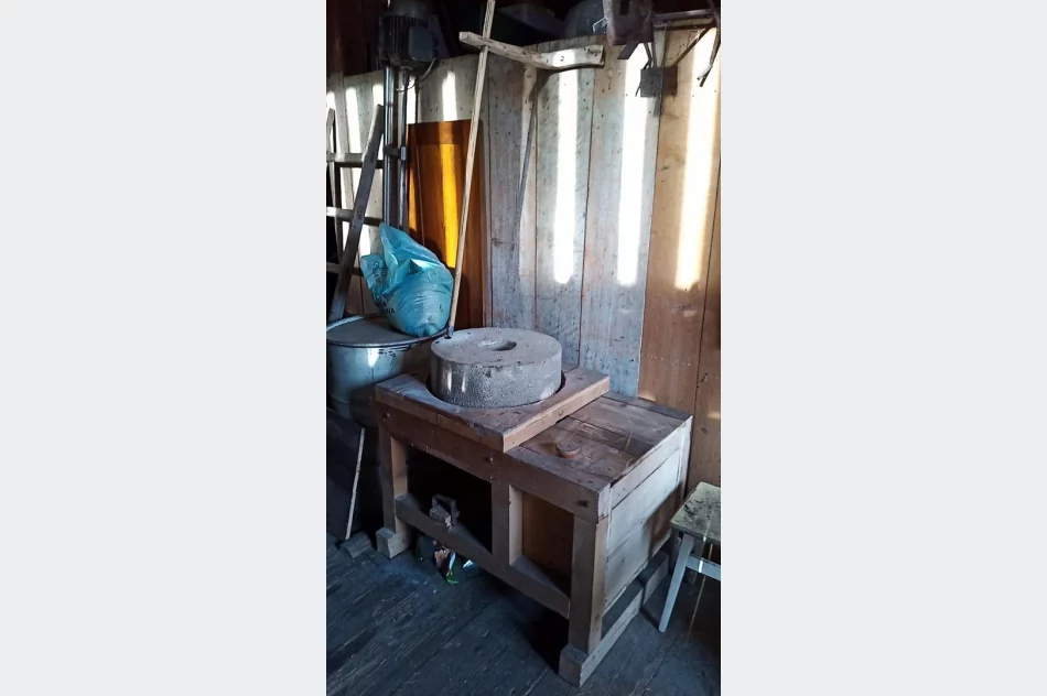 żarna ręczne - zdjęcie 2