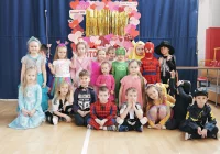 Karnawałowa fotobudka dla Marysi na balu karnawałowym w Pasierbcu  - zdjęcie główne