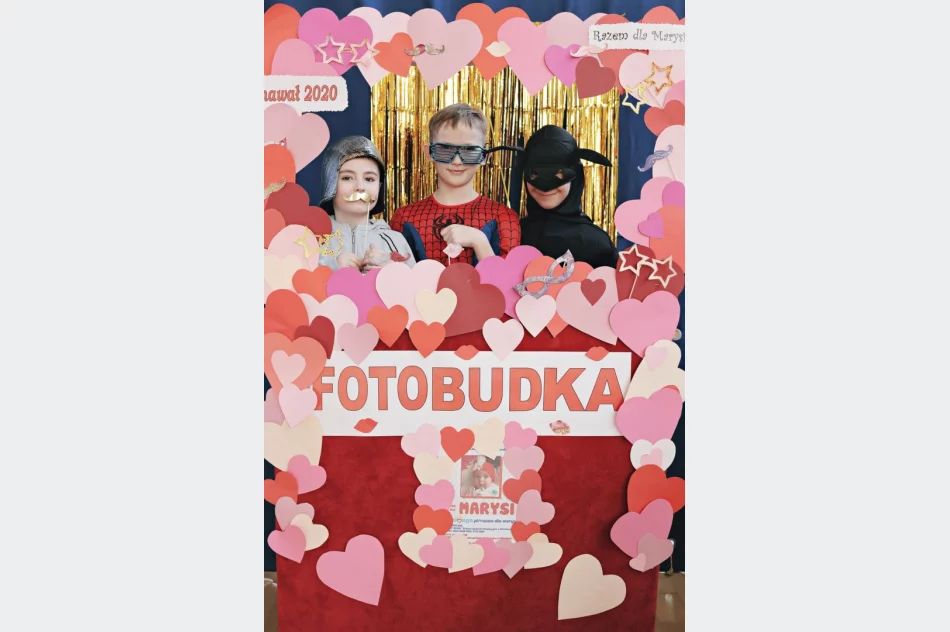 Karnawałowa fotobudka dla Marysi na balu karnawałowym w Pasierbcu  - zdjęcie 18