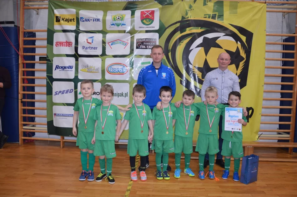 Winter Kajet Cup zakończony. Piłkarska rywalizacja dla najmłodszych. - zdjęcie 2