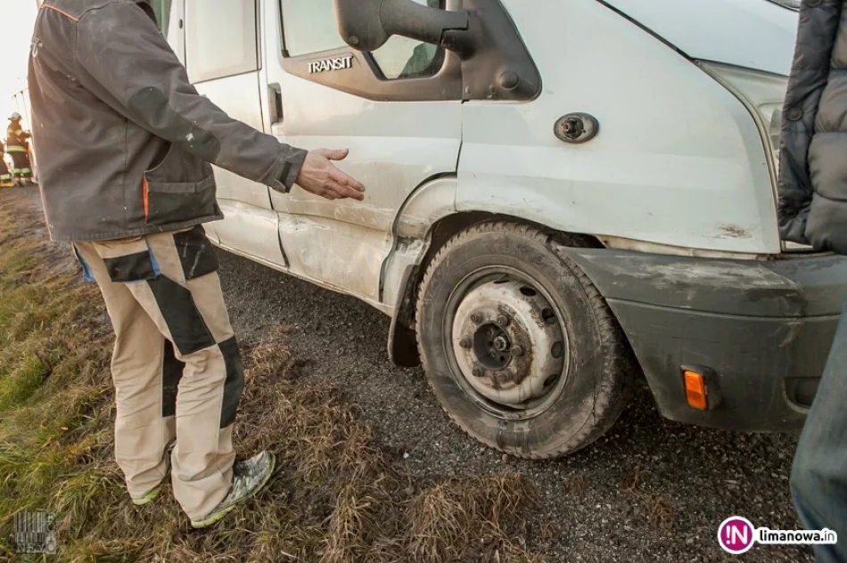 Trzy kolizje jednego dnia. Podczas wycinki konar spadł na auto (wideo) - zdjęcie 3