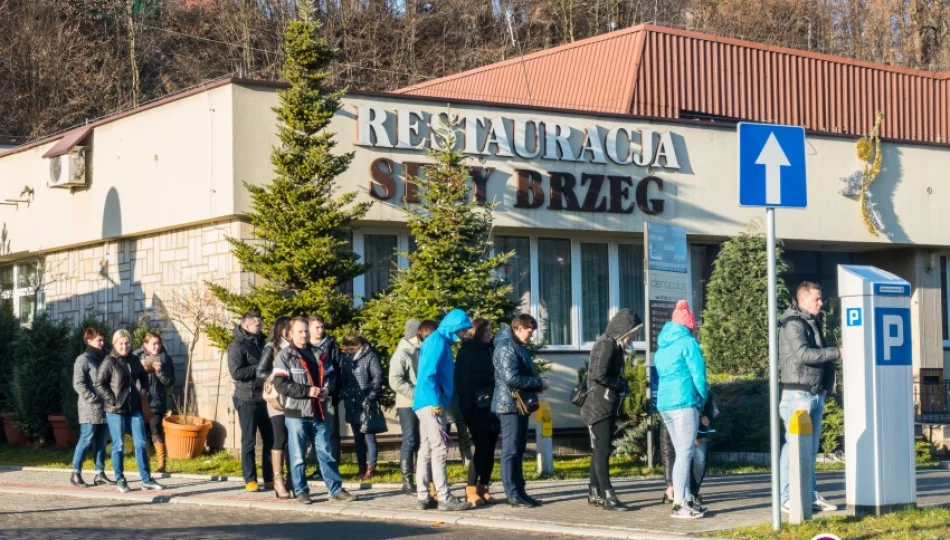 Na ulicach, parkingach i w sklepach... widać zbliżające się święta - zdjęcie 1