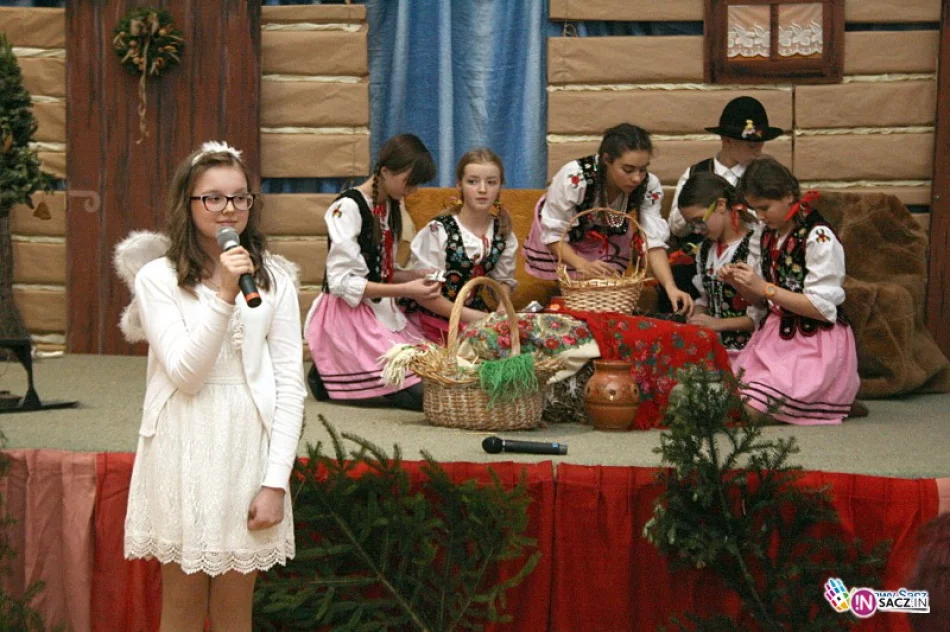 Wigilijne spotkanie dla osób samotnych i niepełnosprawnych - zdjęcie 3