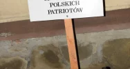 Spontanicznie uczcili pamięć obok dawnej katowni - zdjęcie 2