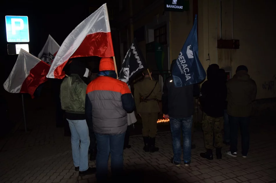 Spontanicznie uczcili pamięć obok dawnej katowni - zdjęcie 5