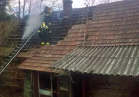 Zapalił się budynek gospodarczy. W akcji brało udział 29 strażaków - zdjęcie główne