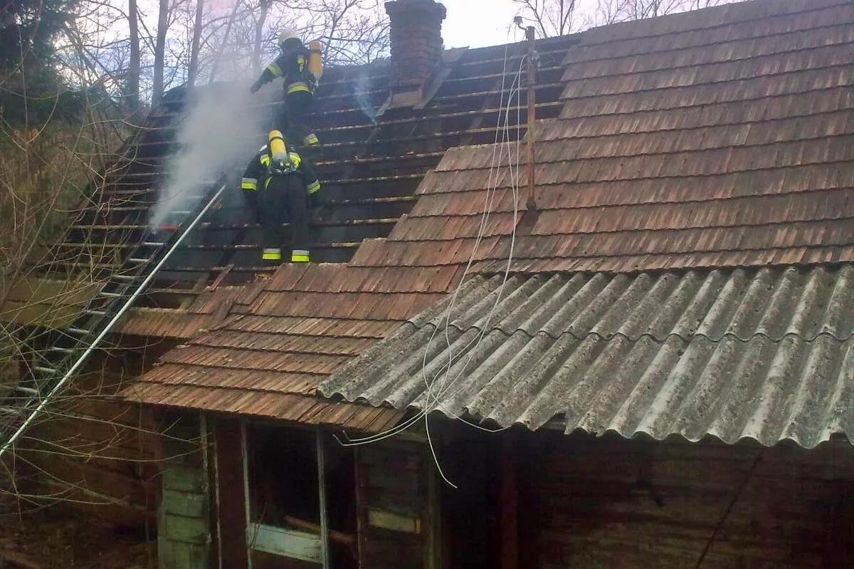 Zapalił się budynek gospodarczy. W akcji brało udział 29 strażaków