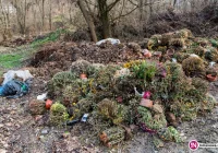 'Upolitycznione' wysypisko śmieci z cmentarza nad rzeką - zdjęcie główne