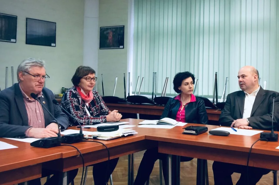 Posiedzenie Gminnego Zespołu Zarządzania Kryzysowego - zdjęcie 3