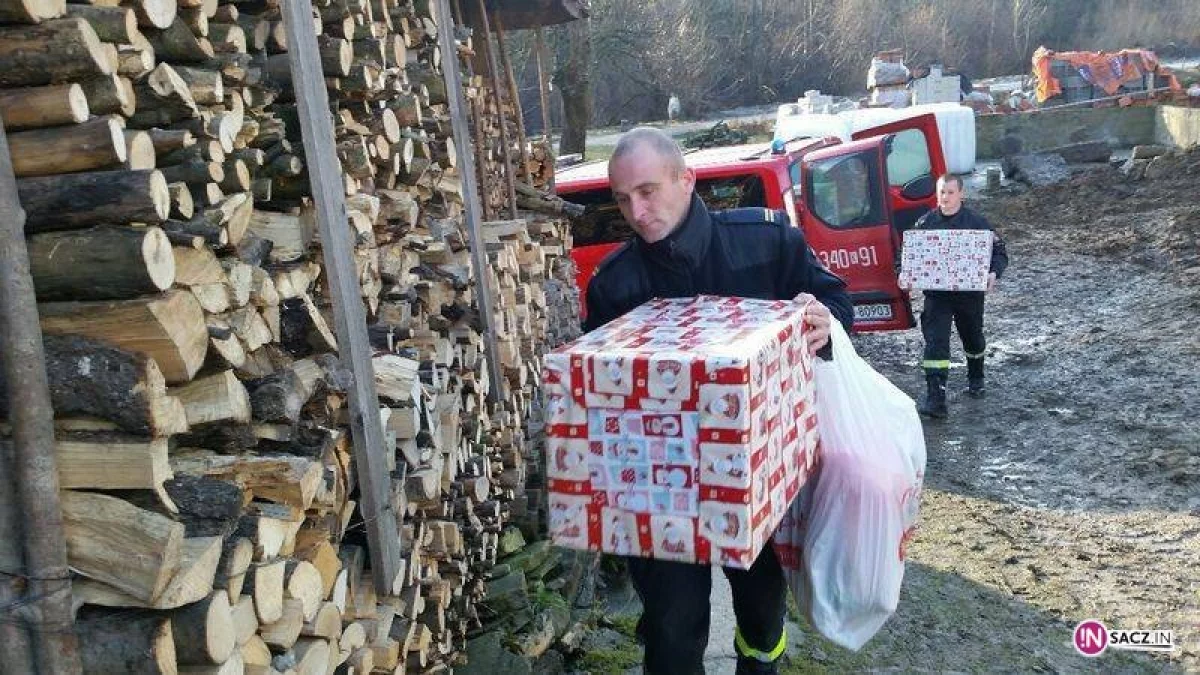 Sądeccy strażacy dla Szlachetnej Paczki