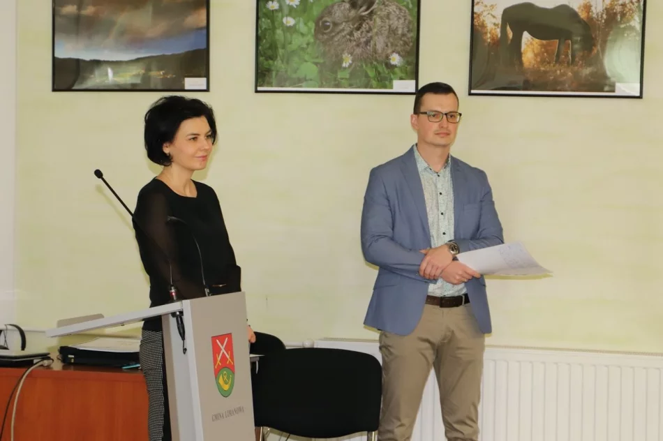 Nagrodzono zwycięskie szkoły w Konkursie zbiórki makulatury - zdjęcie 13