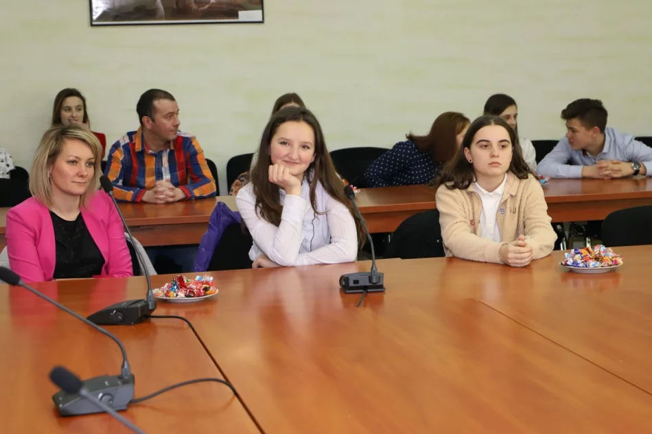 Nagrodzono zwycięskie szkoły w Konkursie zbiórki makulatury - zdjęcie 14