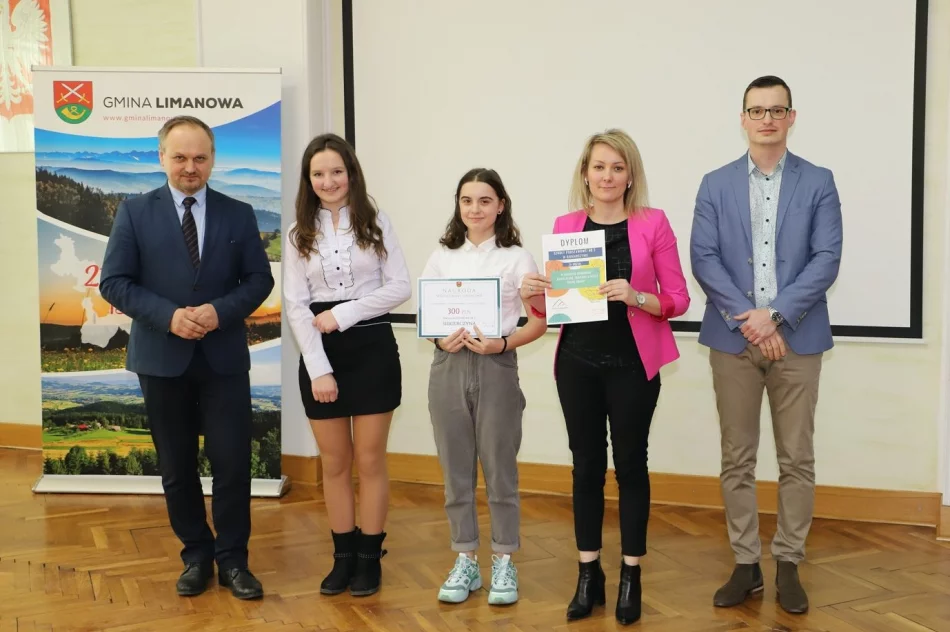 Nagrodzono zwycięskie szkoły w Konkursie zbiórki makulatury - zdjęcie 18