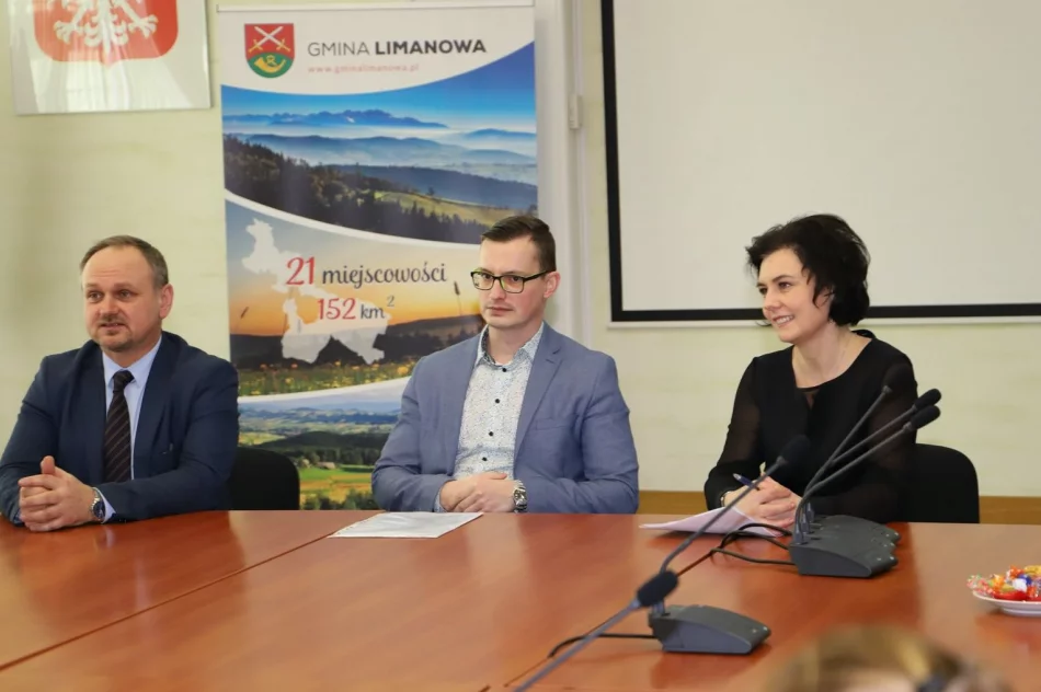 Nagrodzono zwycięskie szkoły w Konkursie zbiórki makulatury - zdjęcie 20