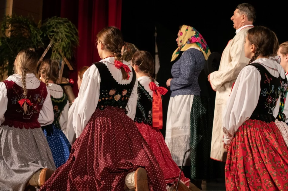 8.Posiady Teatralne na Orawie - II miejsce dla Zespołu "Spod Kicek" - zdjęcie 4