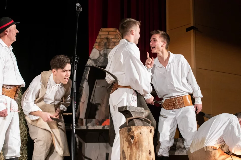 8.Posiady Teatralne na Orawie - II miejsce dla Zespołu "Spod Kicek" - zdjęcie 12