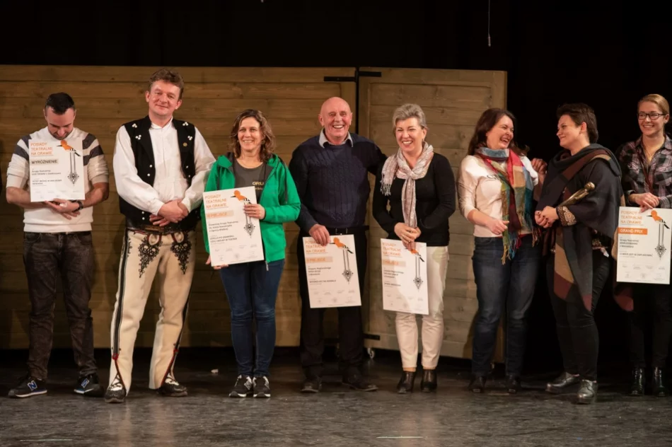 8.Posiady Teatralne na Orawie - II miejsce dla Zespołu "Spod Kicek" - zdjęcie 16