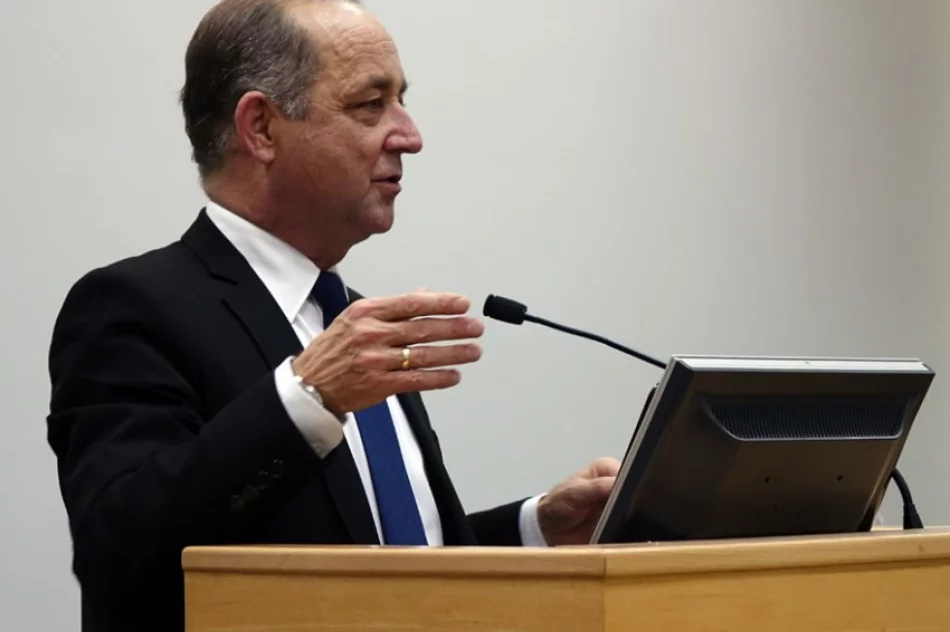 Uczniowie zgłębiali wiedzę o samorządzie - zdjęcie 2